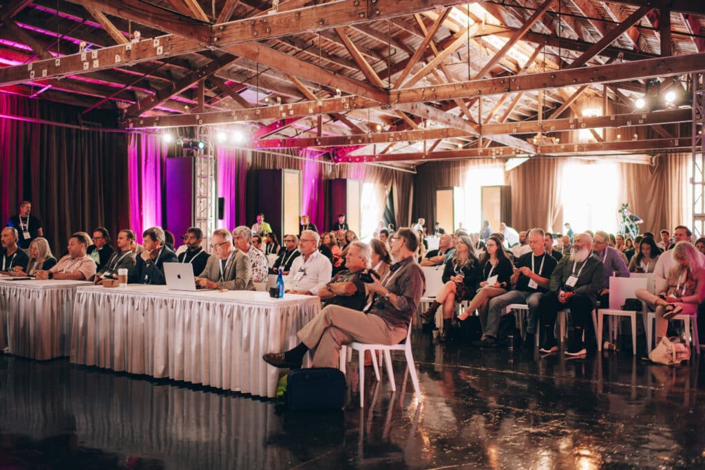 54921594795 bfe75aa860 6k