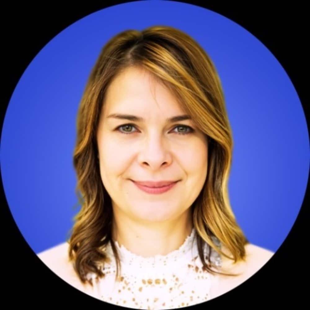 Kathy Round Headshot Official